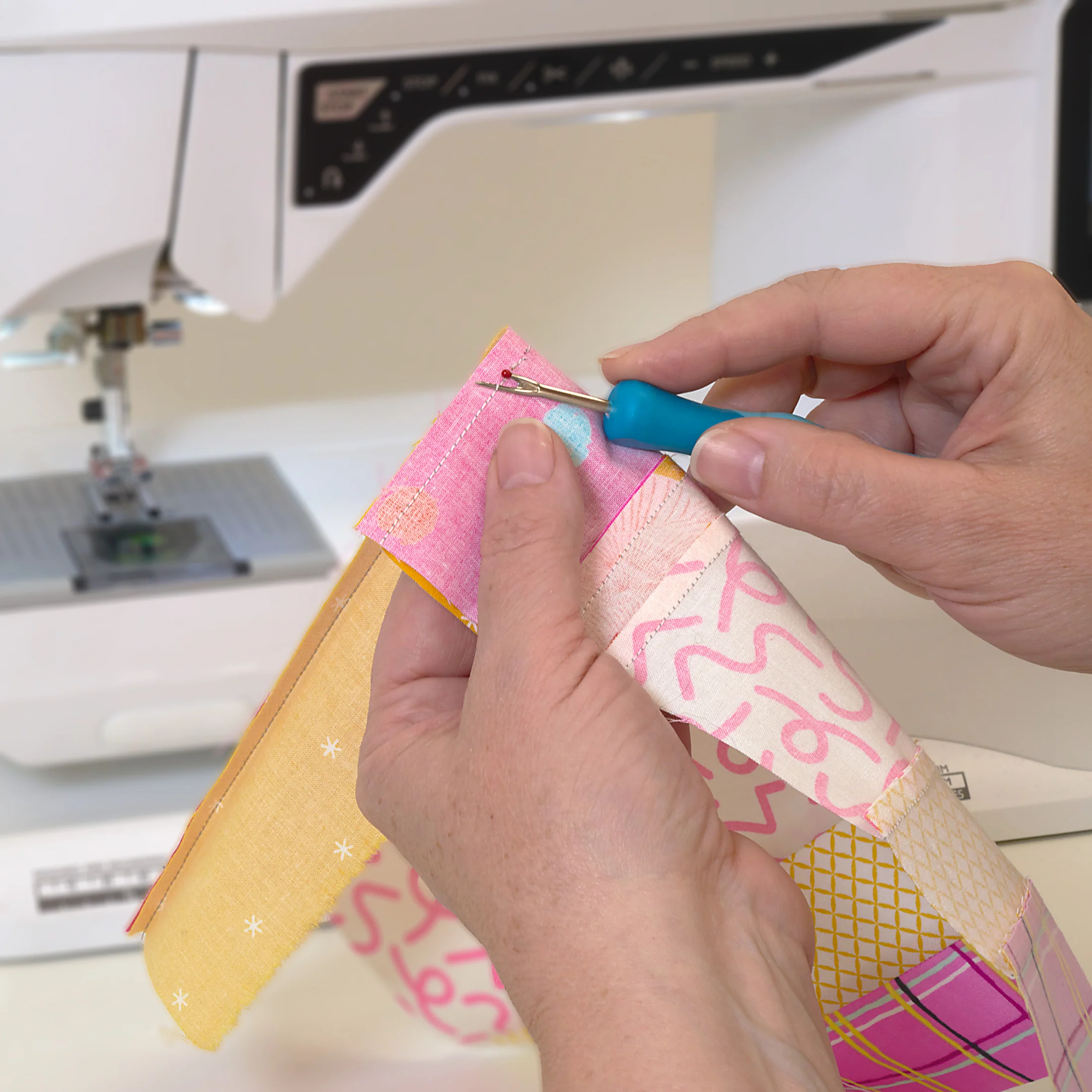 Small Ergonomic Seam Ripper - Image 3