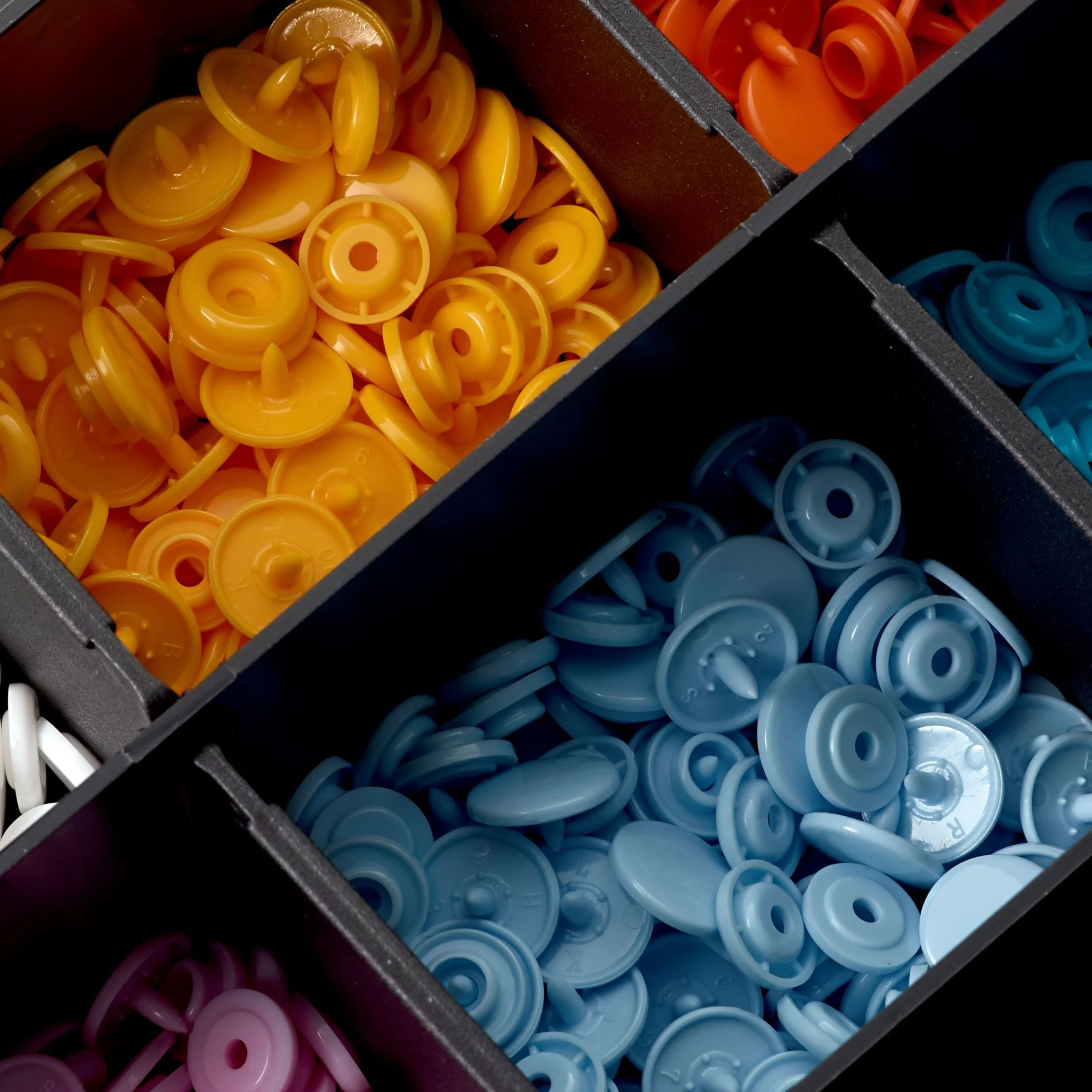 COLOR Snaps Box with tools 300pc - Image 3