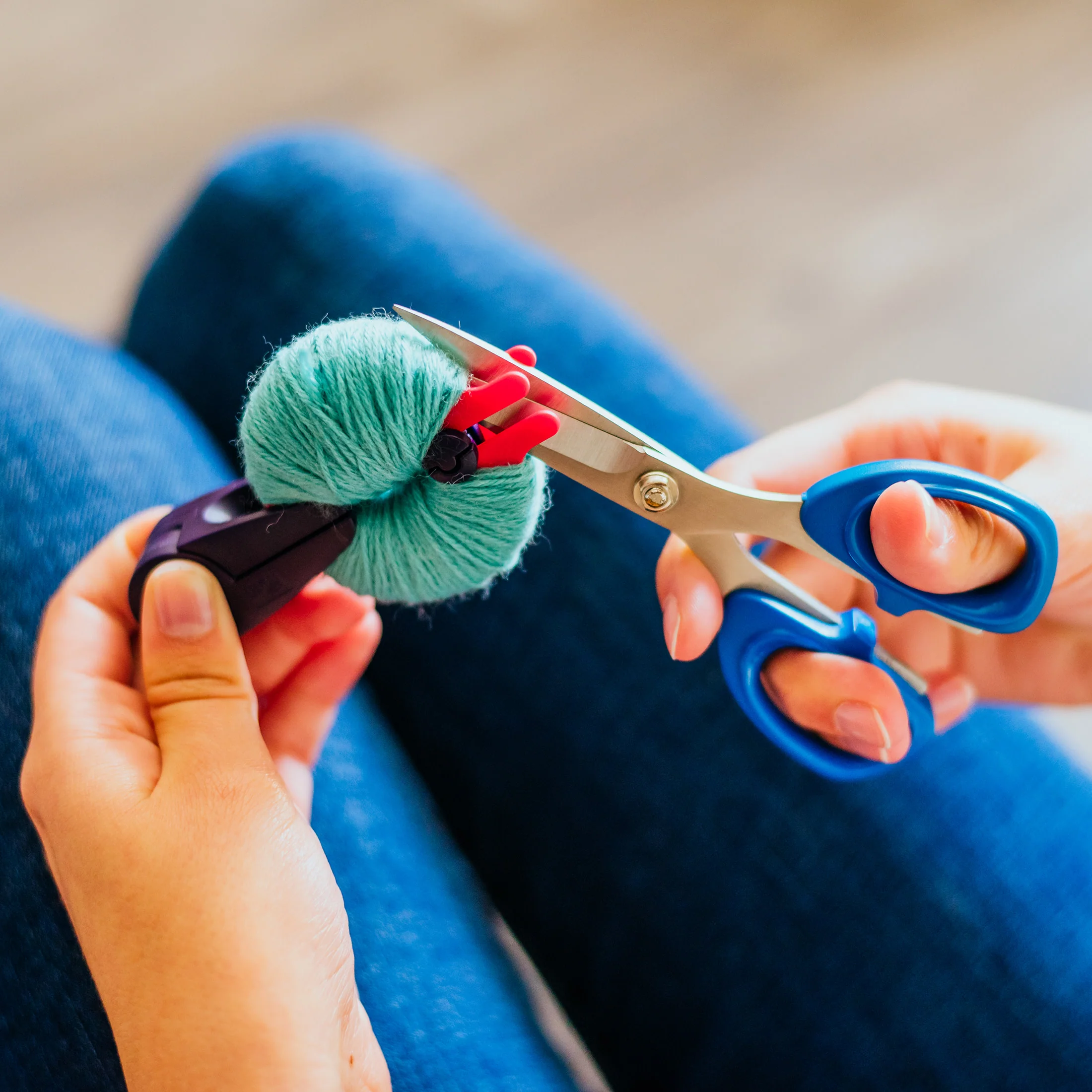 2-in-1 Pompom Maker, Small - Image 10