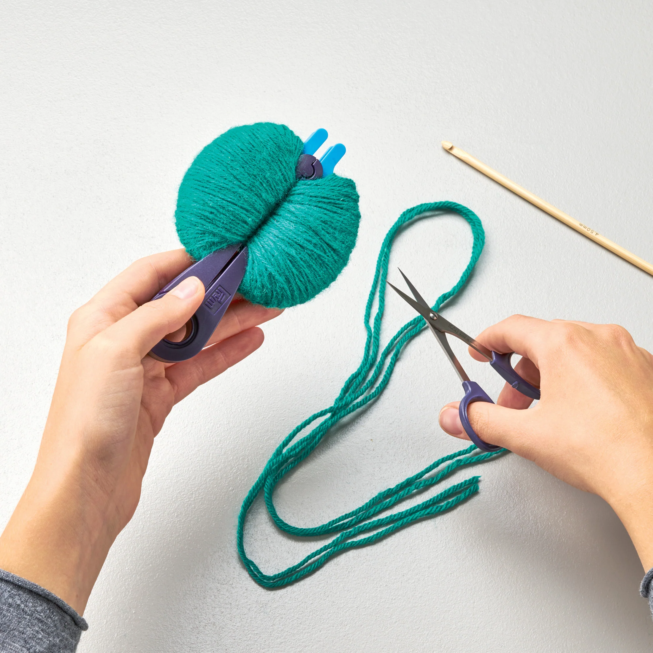 2-in-1 Pompom Maker, Large - Image 6