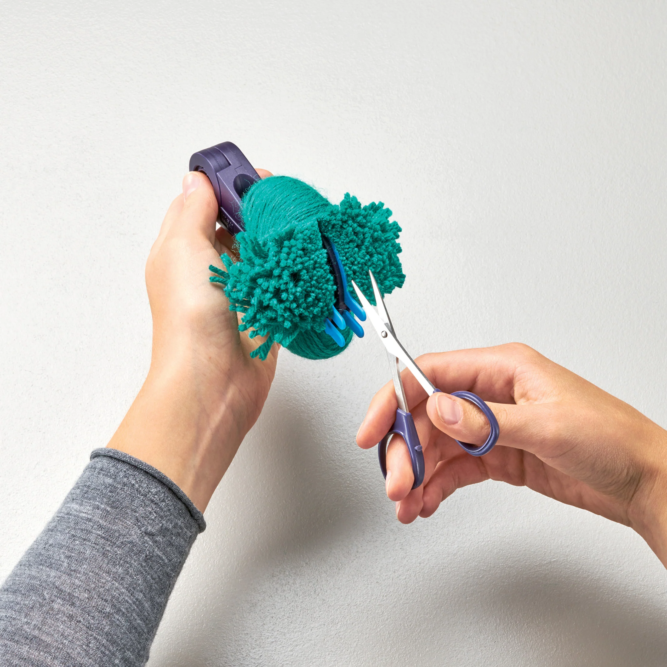 2-in-1 Pompom Maker, Large - Image 7