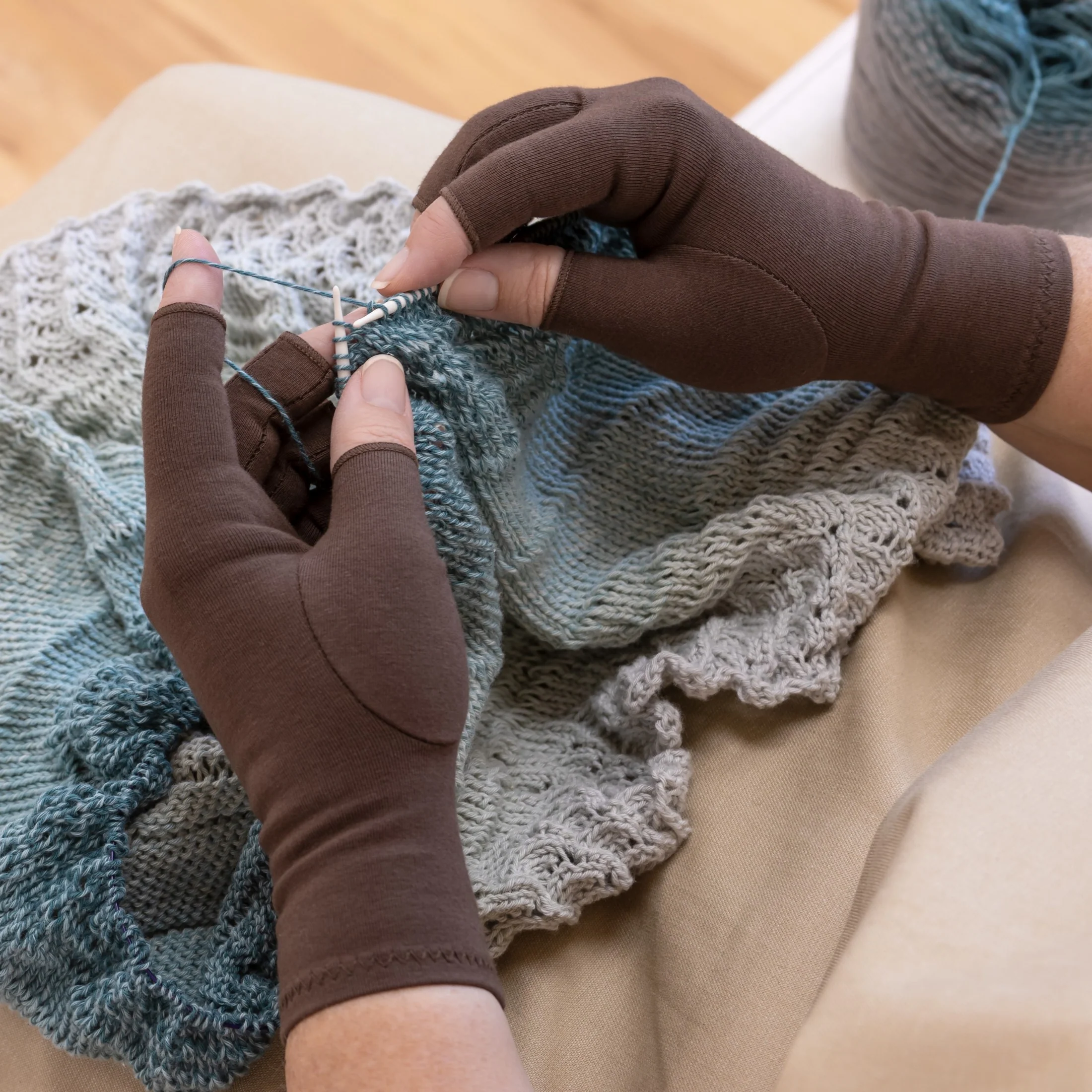 Crafters Comfort Glove - Image 4